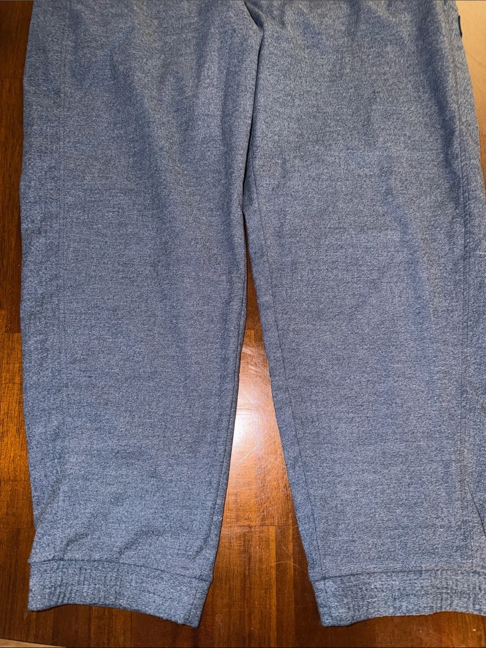 Adidas Men’s NWT  Fall Weight Textured Golf Pants. 42X32. Crew Navy.